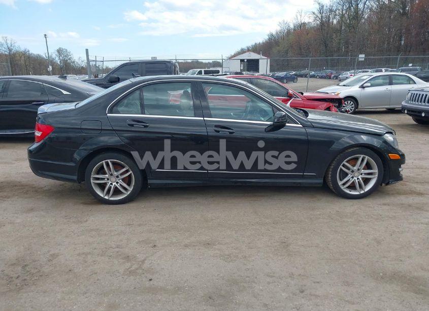 Photo 13 of 2014 Mercedes-benz C 300 LUXURY 4MATIC/SPORT 4MATIC (VIN WDDGF8AB6ER324705)
