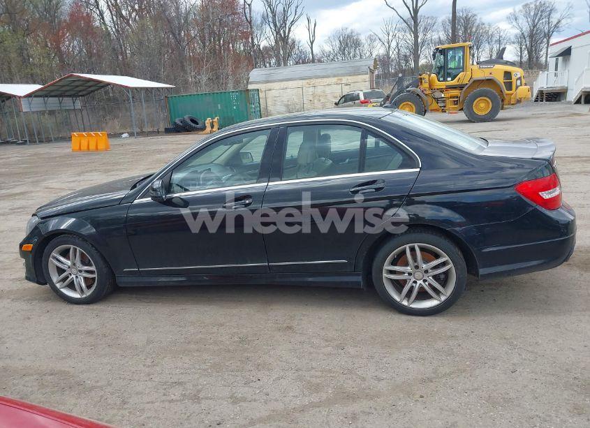 Photo 14 of 2014 Mercedes-benz C 300 LUXURY 4MATIC/SPORT 4MATIC (VIN WDDGF8AB6ER324705)