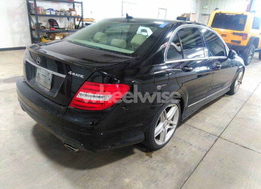 Photo 4 of 2013 Mercedes-benz C 300 LUXURY 4MATIC/SPORT 4MATIC (VIN WDDGF8AB7DR262326)