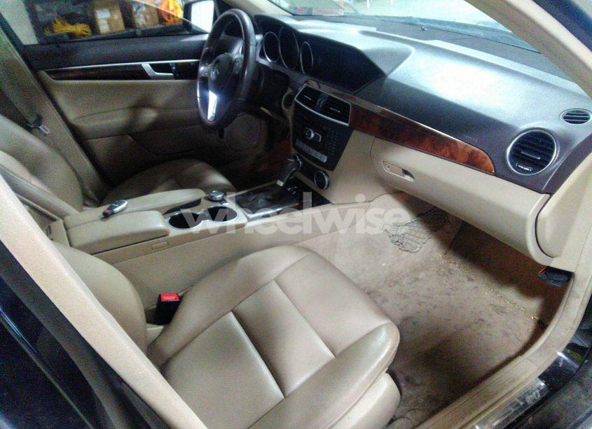 Photo 5 of 2013 Mercedes-benz C 300 LUXURY 4MATIC/SPORT 4MATIC (VIN WDDGF8AB7DR262326)
