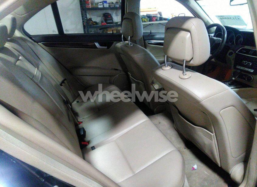 Photo 8 of 2013 Mercedes-benz C 300 LUXURY 4MATIC/SPORT 4MATIC (VIN WDDGF8AB7DR262326)