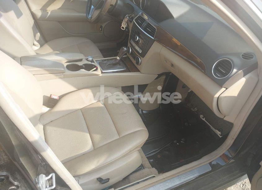 Photo 5 of 2013 Mercedes-benz C 300 LUXURY 4MATIC/SPORT 4MATIC (VIN WDDGF8AB7DR287761)