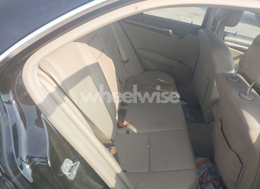 Photo 8 of 2013 Mercedes-benz C 300 LUXURY 4MATIC/SPORT 4MATIC (VIN WDDGF8AB7DR287761)