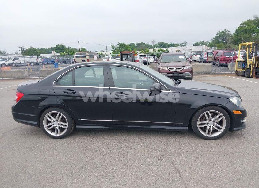 Photo 13 of 2013 Mercedes-benz C 300 LUXURY 4MATIC/SPORT 4MATIC (VIN WDDGF8AB7DR288313)