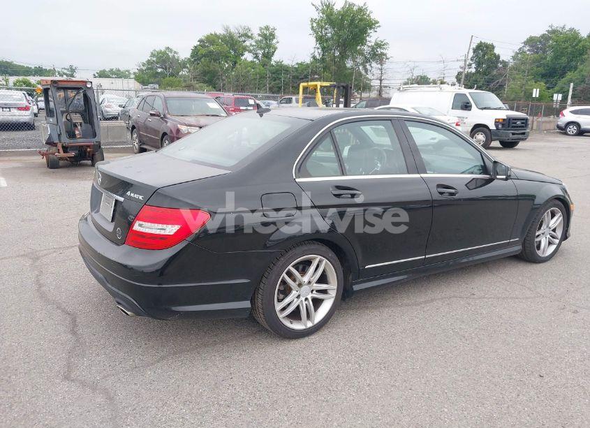 Photo 4 of 2013 Mercedes-benz C 300 LUXURY 4MATIC/SPORT 4MATIC (VIN WDDGF8AB7DR288313)