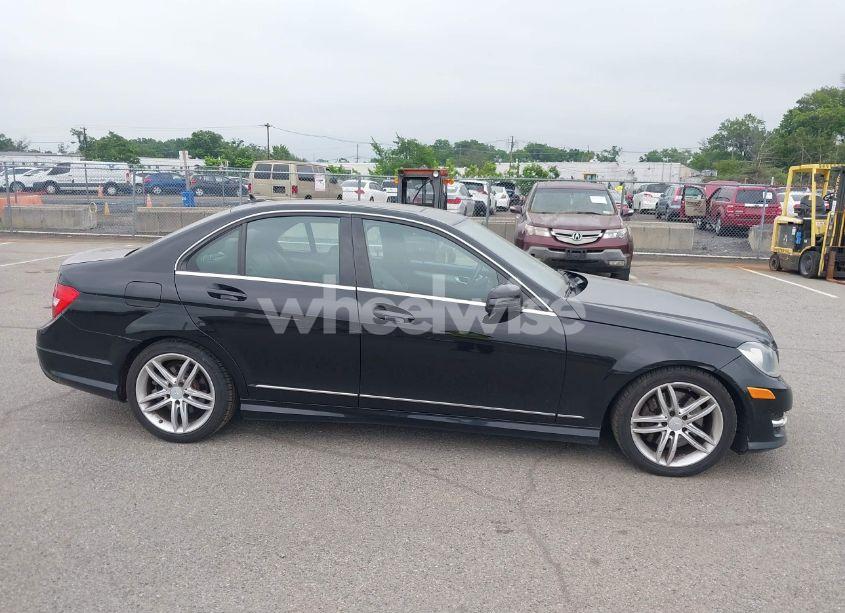 Photo 6 of 2013 Mercedes-benz C 300 LUXURY 4MATIC/SPORT 4MATIC (VIN WDDGF8AB7DR288313)