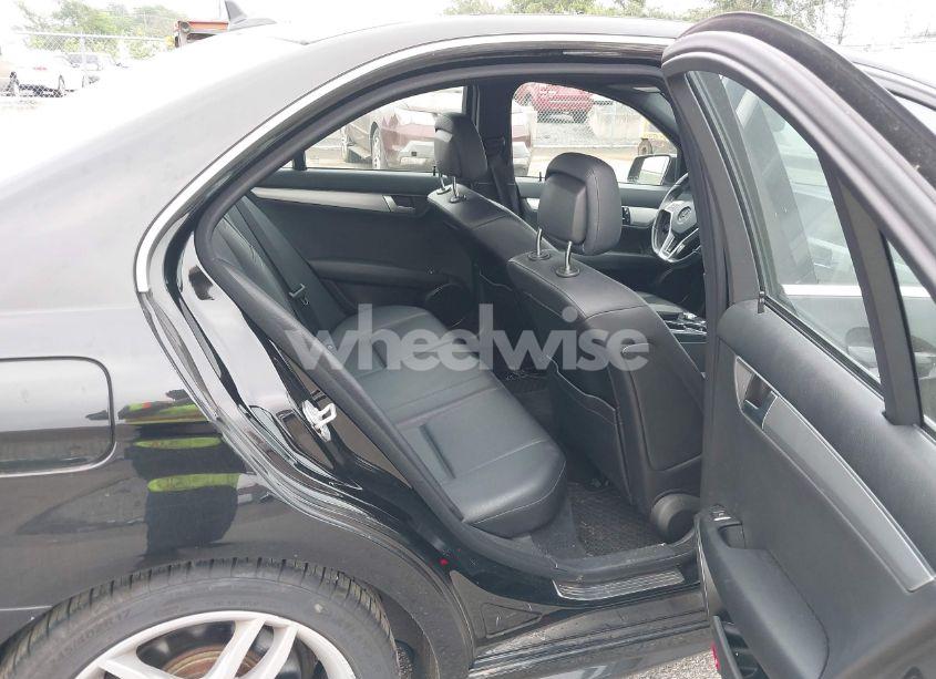 Photo 8 of 2013 Mercedes-benz C 300 LUXURY 4MATIC/SPORT 4MATIC (VIN WDDGF8AB7DR288313)