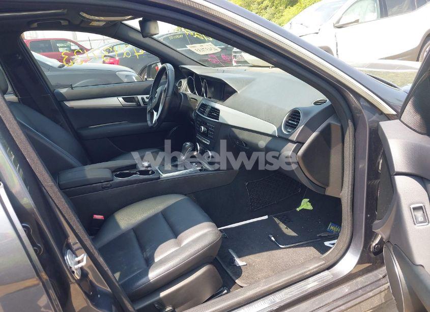 Photo 5 of 2014 Mercedes-benz C 300 LUXURY 4MATIC/SPORT 4MATIC (VIN WDDGF8AB7ER309565)