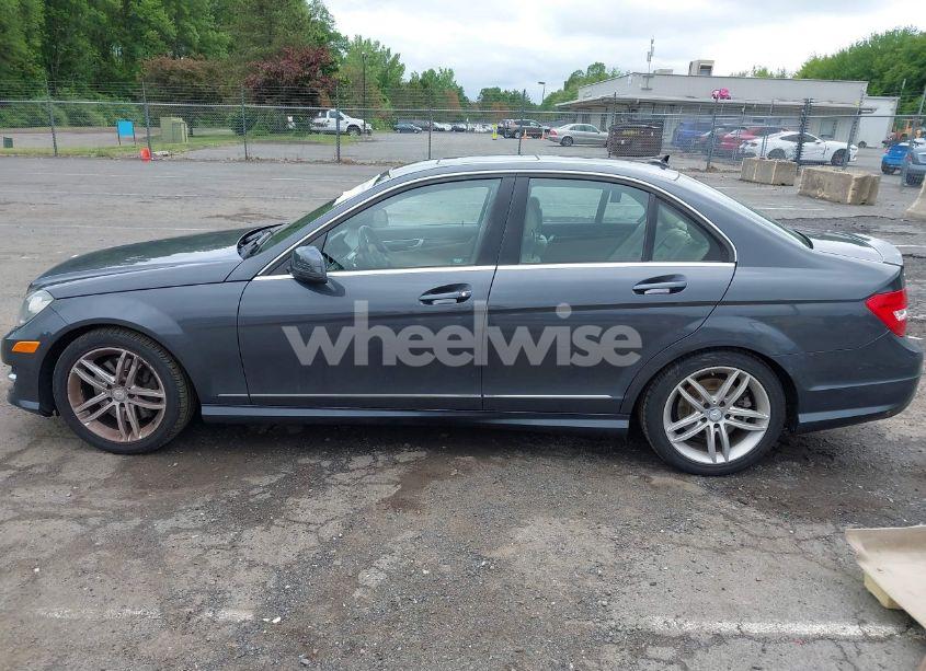 Photo 15 of 2014 Mercedes-benz C 300 LUXURY 4MATIC/SPORT 4MATIC (VIN WDDGF8AB7ER320145)