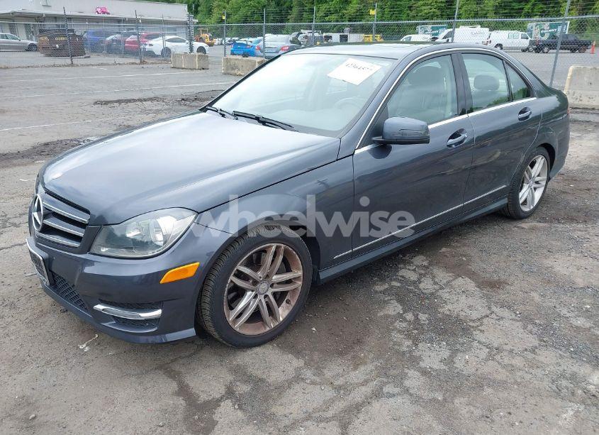Photo 2 of 2014 Mercedes-benz C 300 LUXURY 4MATIC/SPORT 4MATIC (VIN WDDGF8AB7ER320145)