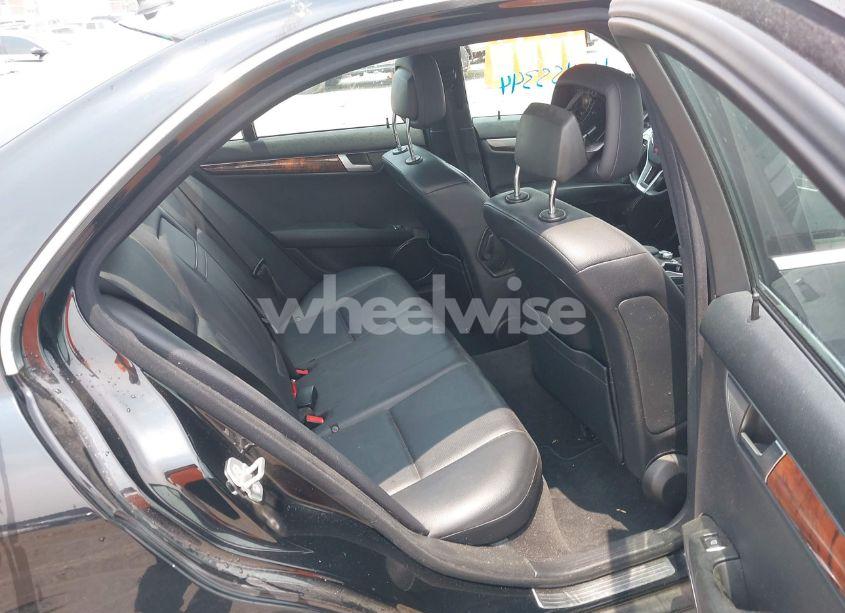 Photo 8 of 2013 Mercedes-benz C 300 LUXURY 4MATIC/SPORT 4MATIC (VIN WDDGF8AB9DA792571)