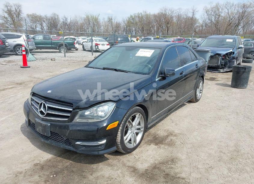 Photo 2 of 2014 Mercedes-benz C 300 LUXURY 4MATIC/SPORT 4MATIC (VIN WDDGF8AB9EA929638)