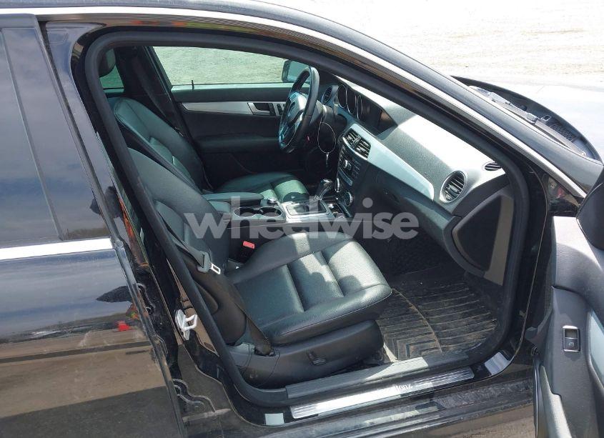 Photo 5 of 2014 Mercedes-benz C 300 LUXURY 4MATIC/SPORT 4MATIC (VIN WDDGF8AB9EA929638)