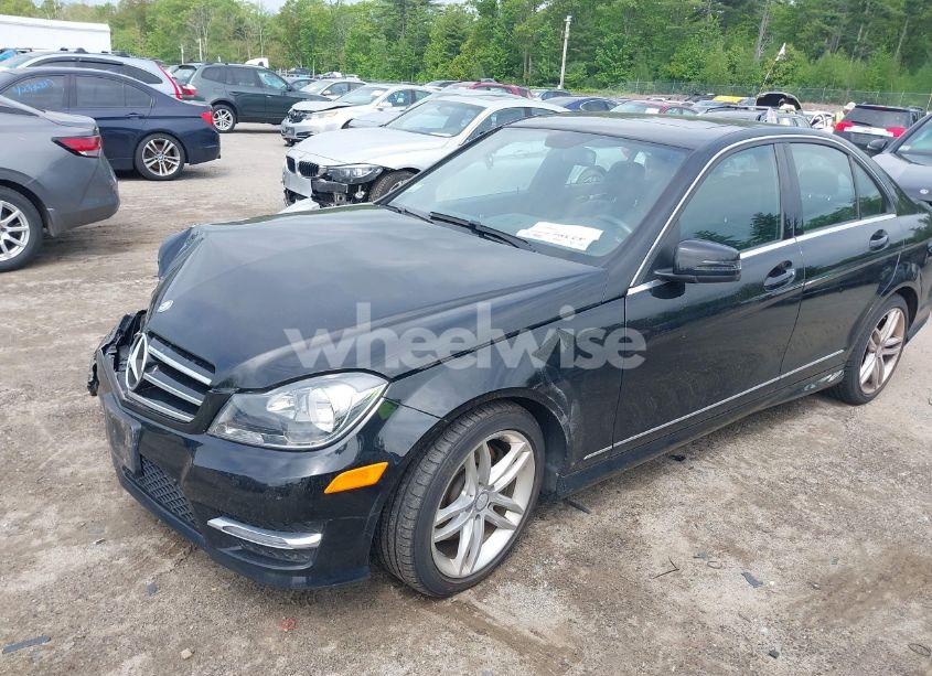 Photo 2 of 2014 Mercedes-benz C 300 LUXURY 4MATIC/SPORT 4MATIC (VIN WDDGF8AB9EA952191)