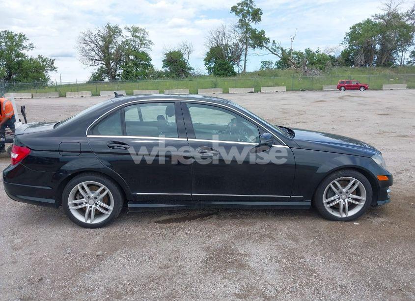 Photo 13 of 2014 Mercedes-benz C 300 LUXURY 4MATIC/SPORT 4MATIC (VIN WDDGF8AB9ER310961)