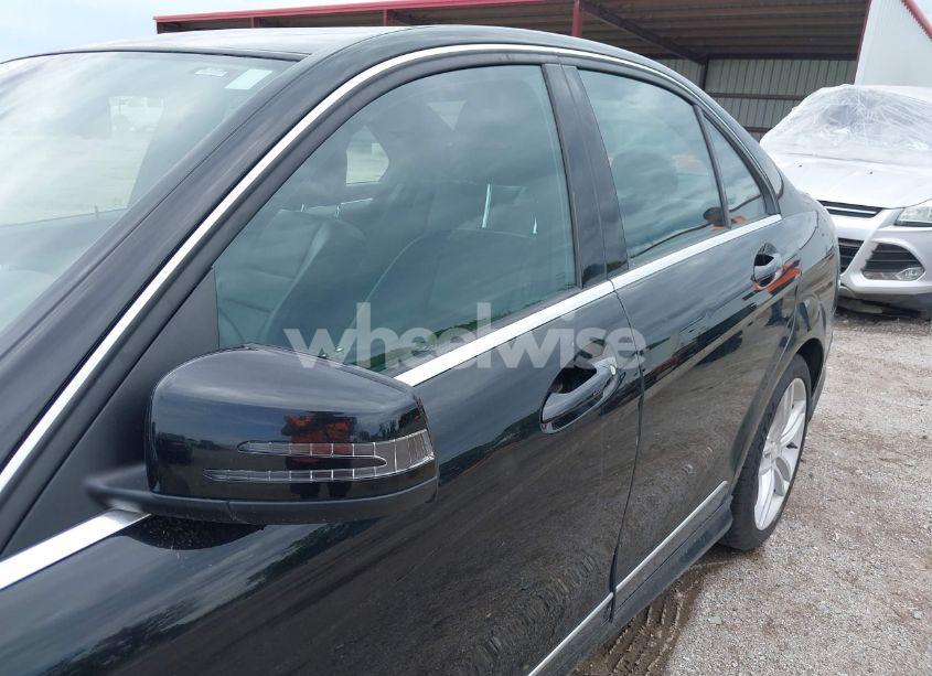 Photo 6 of 2014 Mercedes-benz C 300 LUXURY 4MATIC/SPORT 4MATIC (VIN WDDGF8AB9ER310961)