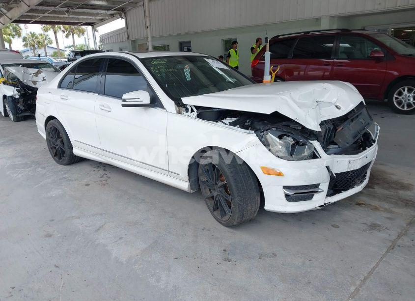 2014 Mercedes-benz C 300 LUXURY 4MATIC/SPORT 4MATIC (VIN WDDGF8ABXEA936842) main photo