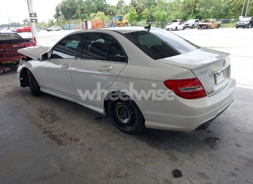 Photo 3 of 2014 Mercedes-benz C 300 LUXURY 4MATIC/SPORT 4MATIC (VIN WDDGF8ABXEA936842)
