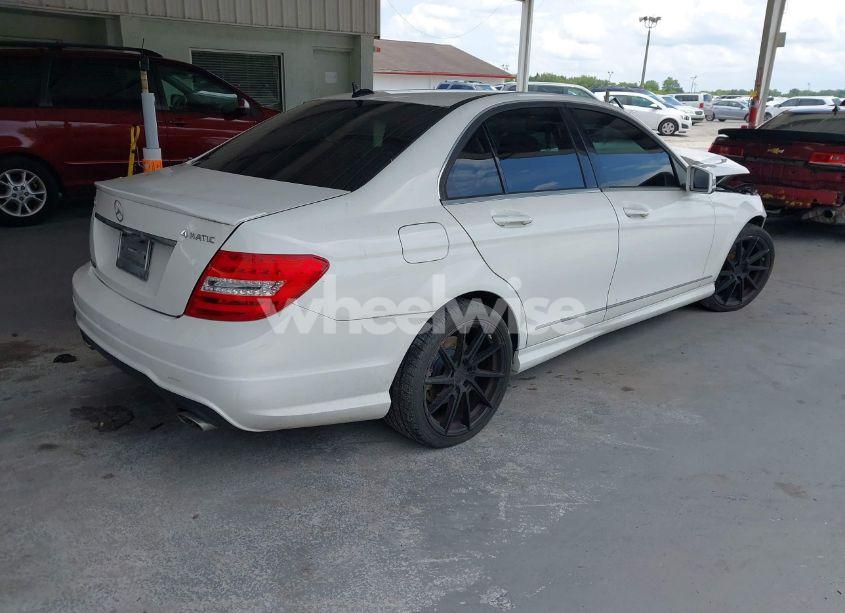 Photo 4 of 2014 Mercedes-benz C 300 LUXURY 4MATIC/SPORT 4MATIC (VIN WDDGF8ABXEA936842)