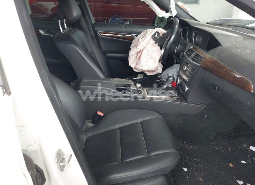 Photo 5 of 2014 Mercedes-benz C 300 LUXURY 4MATIC/SPORT 4MATIC (VIN WDDGF8ABXEA936842)