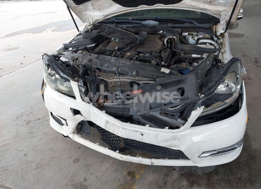 Photo 6 of 2014 Mercedes-benz C 300 LUXURY 4MATIC/SPORT 4MATIC (VIN WDDGF8ABXEA936842)