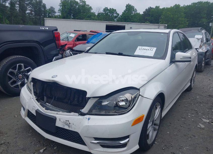 Photo 2 of 2014 Mercedes-benz C 300 LUXURY 4MATIC/SPORT 4MATIC (VIN WDDGF8ABXER319913)