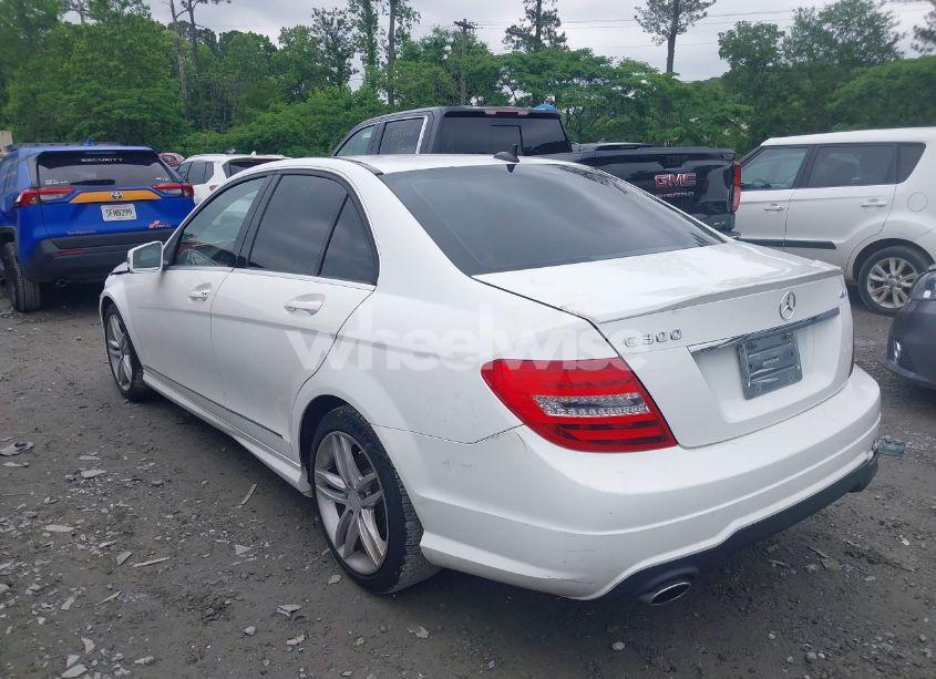 Photo 3 of 2014 Mercedes-benz C 300 LUXURY 4MATIC/SPORT 4MATIC (VIN WDDGF8ABXER319913)