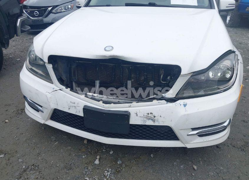 Photo 6 of 2014 Mercedes-benz C 300 LUXURY 4MATIC/SPORT 4MATIC (VIN WDDGF8ABXER319913)