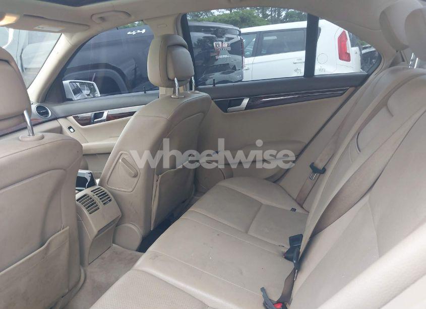 Photo 8 of 2014 Mercedes-benz C 300 LUXURY 4MATIC/SPORT 4MATIC (VIN WDDGF8ABXER319913)