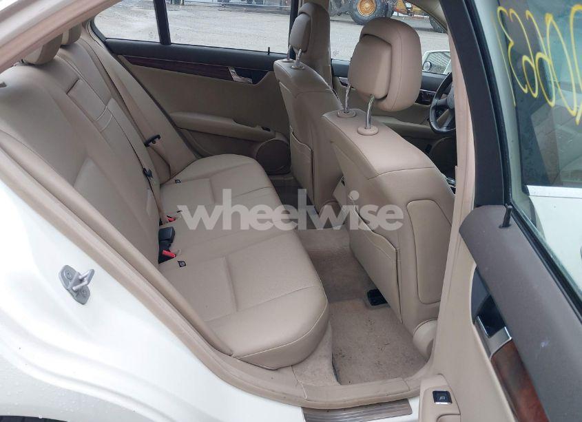 Photo 8 of 2010 Mercedes-benz C 300 LUXURY 4MATIC/SPORT 4MATIC (VIN WDDGF8BB0AR093227)