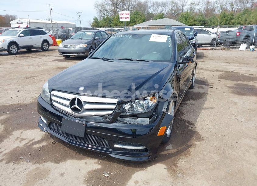 Photo 2 of 2011 Mercedes-benz C 300 LUXURY 4MATIC/SPORT 4MATIC (VIN WDDGF8BB0BR187349)