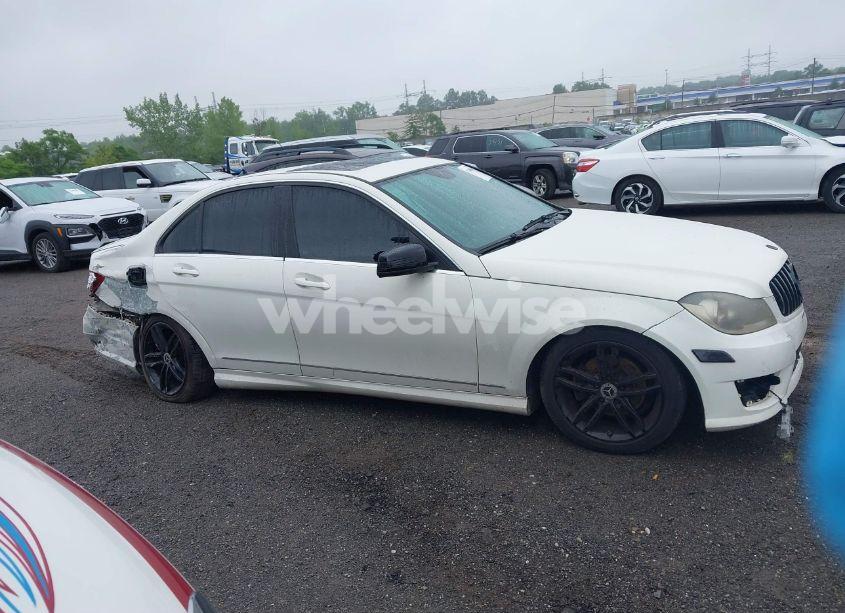 Photo 13 of 2012 Mercedes-benz C 300 LUXURY 4MATIC/SPORT 4MATIC (VIN WDDGF8BB1CR196238)