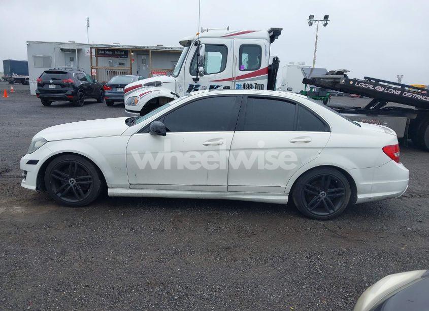 Photo 14 of 2012 Mercedes-benz C 300 LUXURY 4MATIC/SPORT 4MATIC (VIN WDDGF8BB1CR196238)
