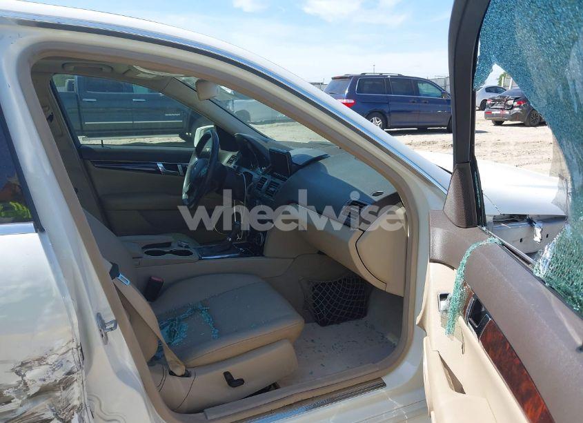 Photo 5 of 2010 Mercedes-benz C 300 LUXURY 4MATIC/SPORT 4MATIC (VIN WDDGF8BB2AF441997)