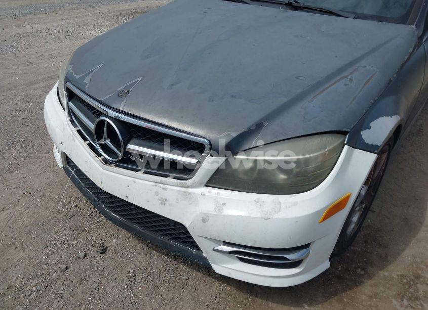 Photo 14 of 2011 Mercedes-benz C 300 LUXURY 4MATIC/SPORT 4MATIC (VIN WDDGF8BB2BR135530)