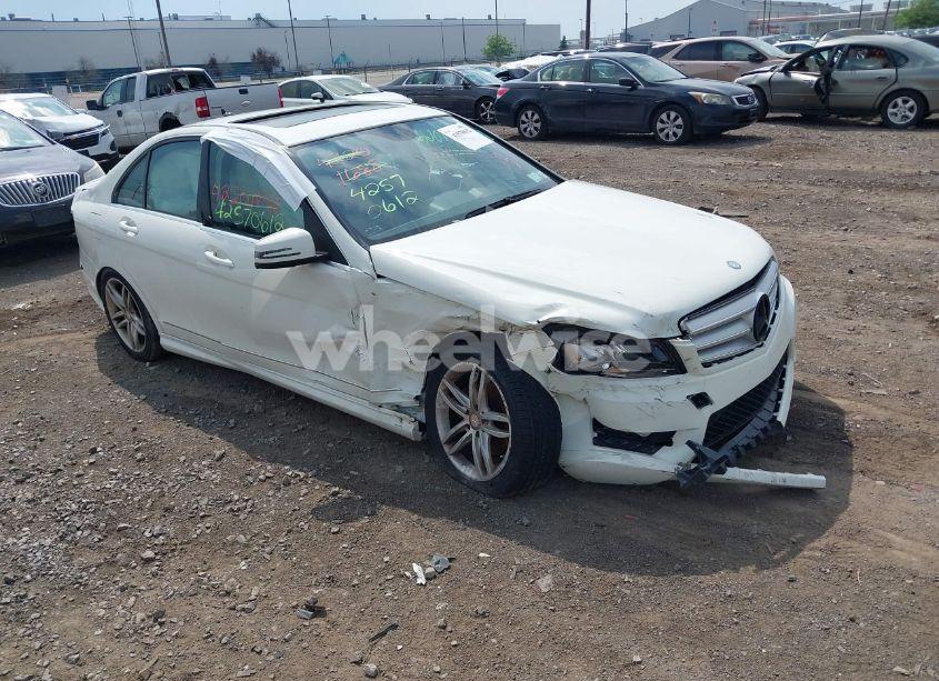 2012 Mercedes-benz C 300 LUXURY 4MATIC/SPORT 4MATIC (VIN WDDGF8BB2CA643903) main photo