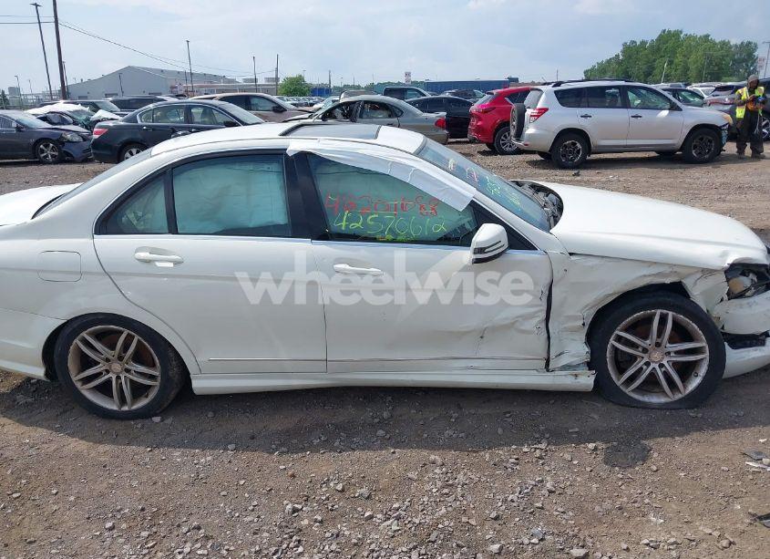 Photo 13 of 2012 Mercedes-benz C 300 LUXURY 4MATIC/SPORT 4MATIC (VIN WDDGF8BB2CA643903)