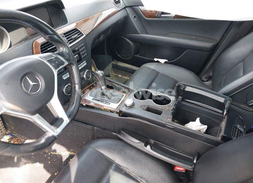 Photo 5 of 2012 Mercedes-benz C 300 LUXURY 4MATIC/SPORT 4MATIC (VIN WDDGF8BB2CA643903)