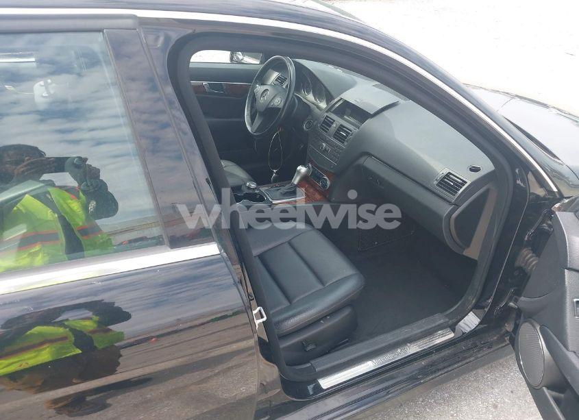 Photo 5 of 2011 Mercedes-benz C 300 LUXURY 4MATIC/SPORT 4MATIC (VIN WDDGF8BB3BR165099)