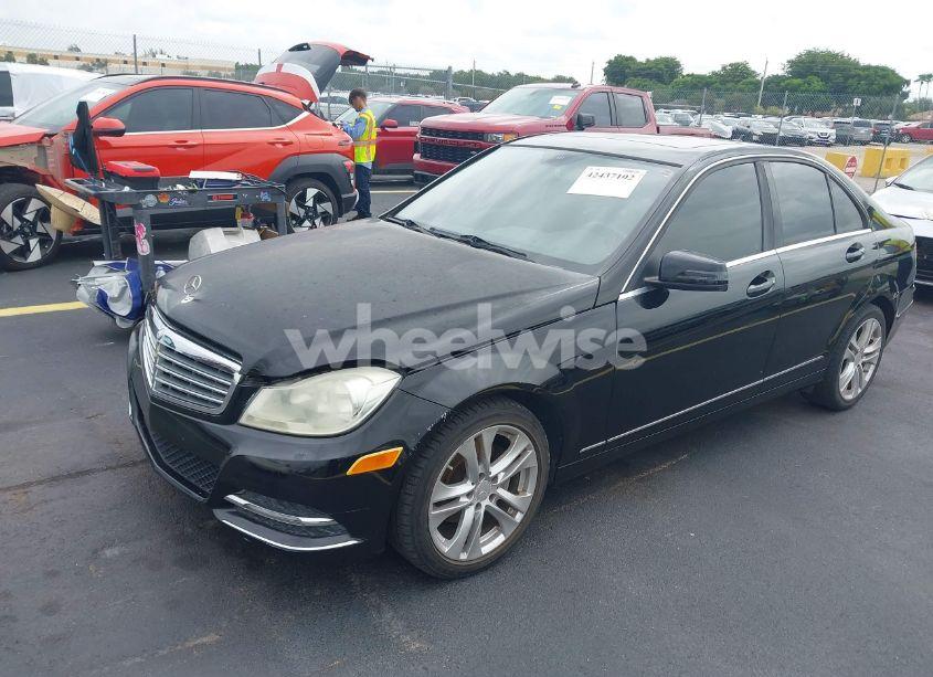 Photo 2 of 2012 Mercedes-benz C 300 LUXURY 4MATIC/SPORT 4MATIC (VIN WDDGF8BB3CF909092)