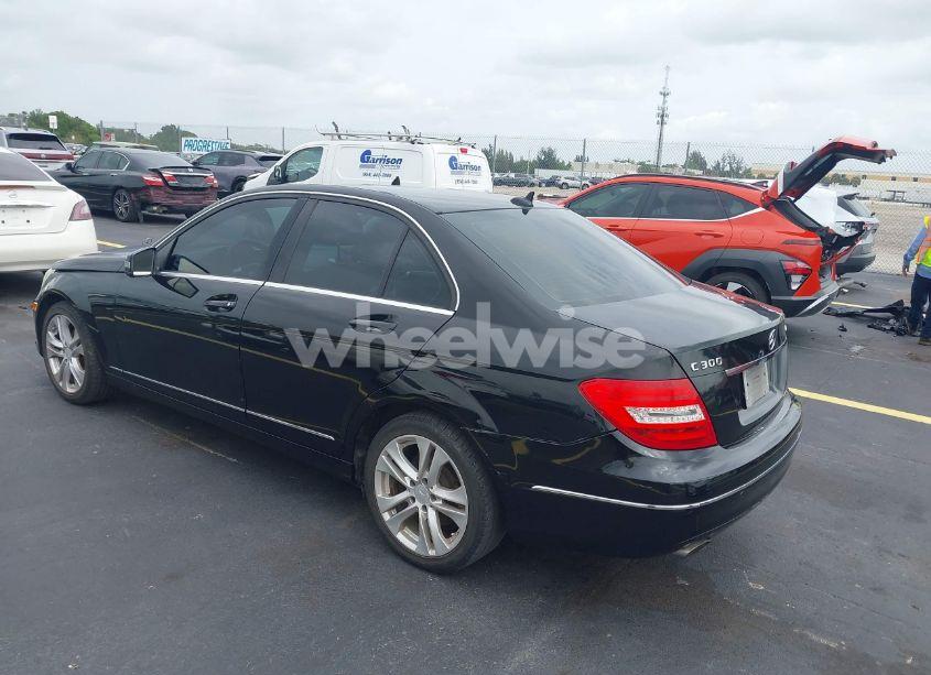 Photo 3 of 2012 Mercedes-benz C 300 LUXURY 4MATIC/SPORT 4MATIC (VIN WDDGF8BB3CF909092)