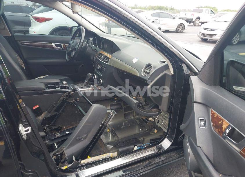 Photo 5 of 2012 Mercedes-benz C 300 LUXURY 4MATIC/SPORT 4MATIC (VIN WDDGF8BB3CF909092)