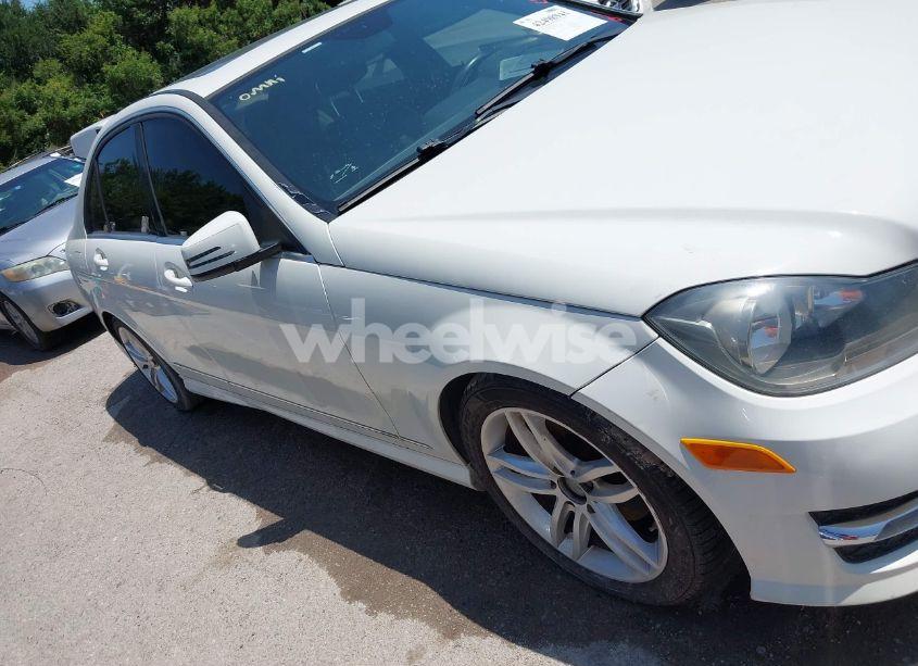 Photo 13 of 2012 Mercedes-benz C 300 LUXURY 4MATIC/SPORT 4MATIC (VIN WDDGF8BB3CR195687)