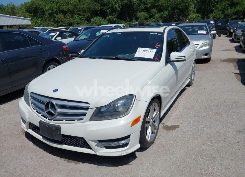Photo 2 of 2012 Mercedes-benz C 300 LUXURY 4MATIC/SPORT 4MATIC (VIN WDDGF8BB3CR195687)