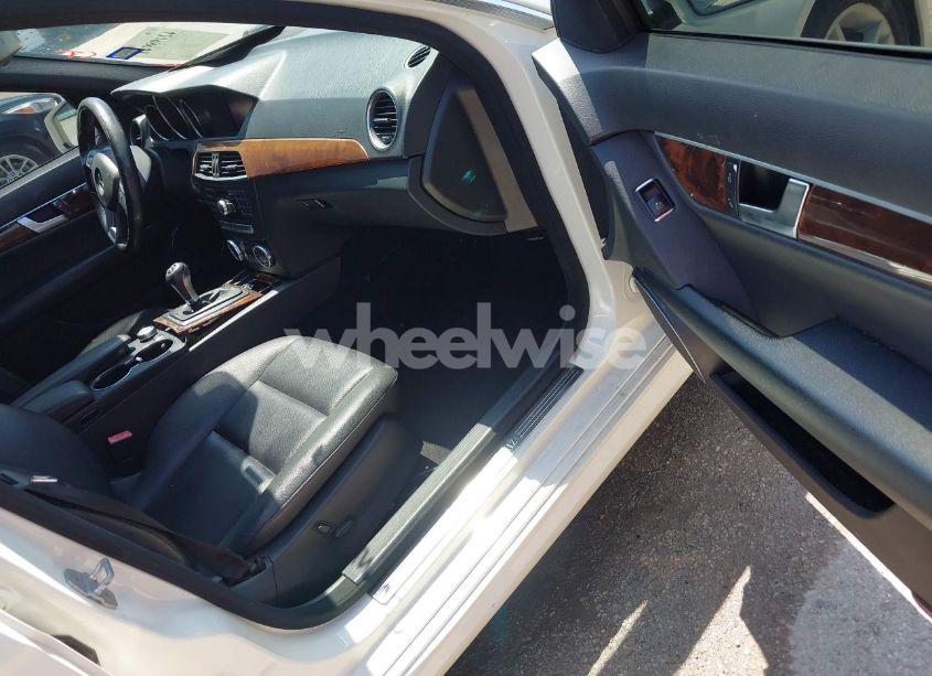 Photo 5 of 2012 Mercedes-benz C 300 LUXURY 4MATIC/SPORT 4MATIC (VIN WDDGF8BB3CR195687)