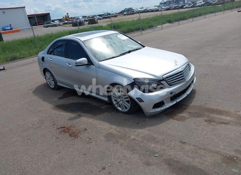 2011 Mercedes-benz C 300 LUXURY 4MATIC/SPORT 4MATIC (VIN WDDGF8BB4BR135173) main photo