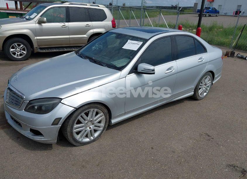 Photo 2 of 2011 Mercedes-benz C 300 LUXURY 4MATIC/SPORT 4MATIC (VIN WDDGF8BB4BR135173)