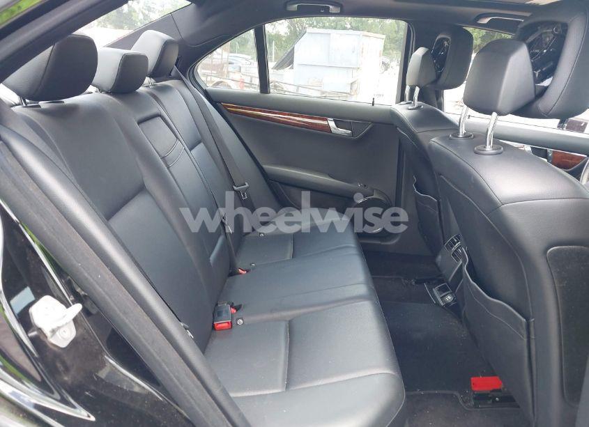 Photo 8 of 2011 Mercedes-benz C 300 LUXURY 4MATIC/SPORT 4MATIC (VIN WDDGF8BB4BR174653)