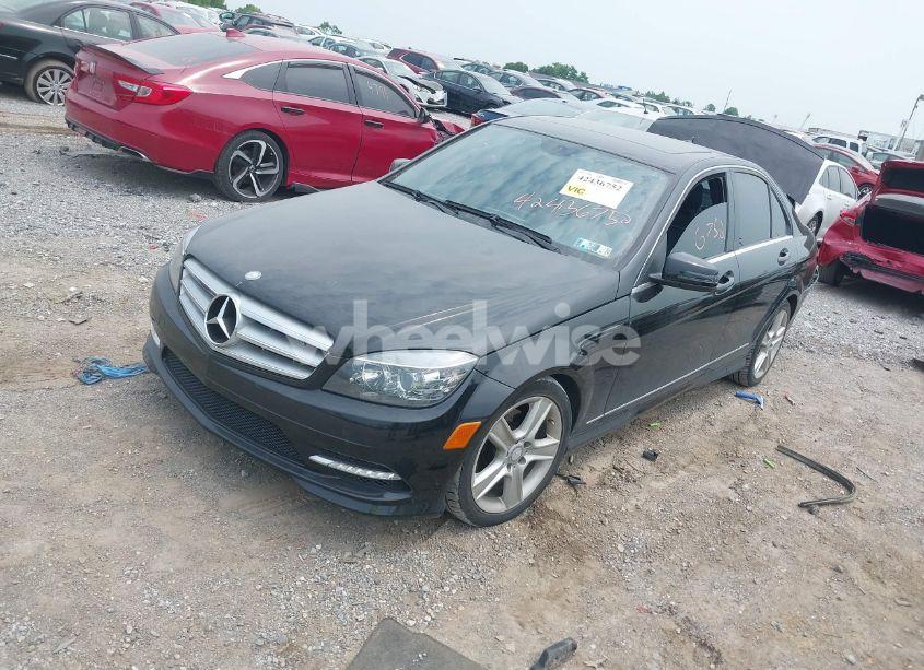 Photo 2 of 2011 Mercedes-benz C 300 LUXURY 4MATIC/SPORT 4MATIC (VIN WDDGF8BB4BR177245)