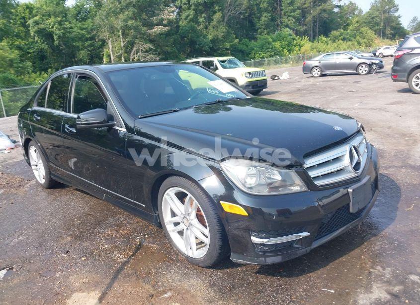 2012 Mercedes-benz C 300 LUXURY 4MATIC/SPORT 4MATIC (VIN WDDGF8BB6CR207945) main photo